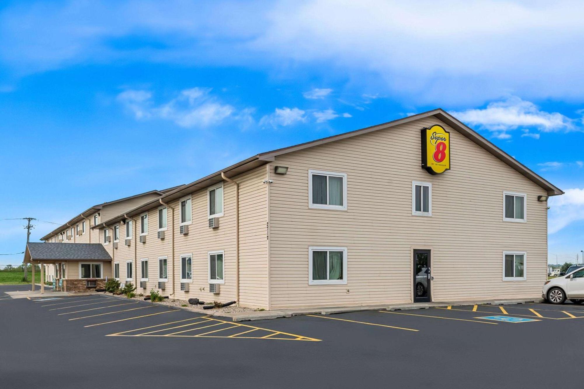 Super 8 By Wyndham Council Bluffs Ia Omaha Ne Area Motell Exteriör bild