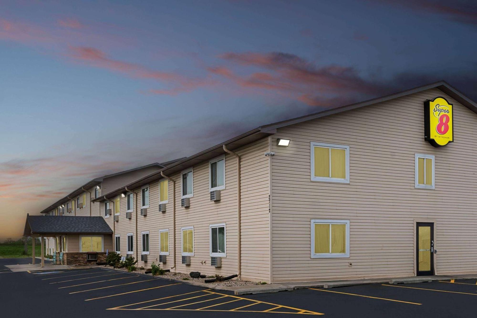 Super 8 By Wyndham Council Bluffs Ia Omaha Ne Area Motell Exteriör bild
